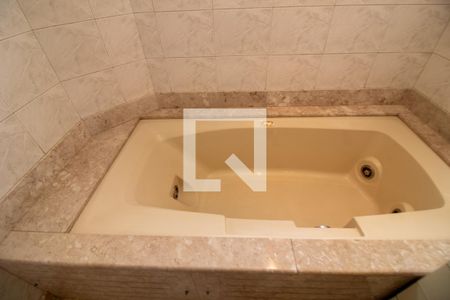 Apartamento à venda com 317m², 4 quartos e 4 vagas Apartamento à venda com 317m², 4 quartos e 4 vagasBanheiro da Suíte 4