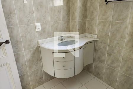 Apartamento à venda com 191m², 3 quartos e sem vagaBanheiro