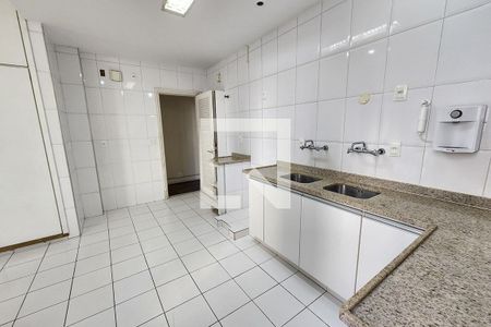 Apartamento à venda com 191m², 3 quartos e sem vagaCozinha