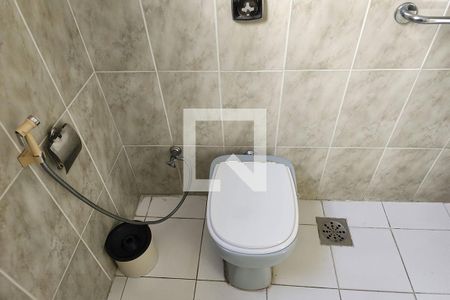 Apartamento à venda com 191m², 3 quartos e sem vagaBanheiro