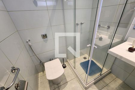 Apartamento à venda com 191m², 3 quartos e sem vagaBanheiro da Suíte