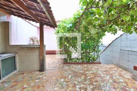 Casa à venda com 180m², 4 quartos e 2 vagasÁrea Externa