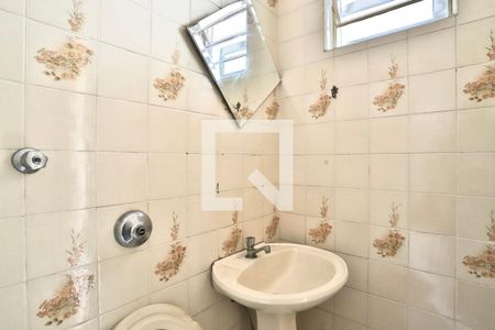 Casa à venda com 180m², 4 quartos e 2 vagasLavabo