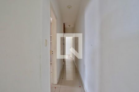 Casa à venda com 180m², 4 quartos e 2 vagasCorredor