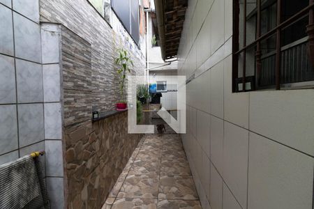 Casa à venda com 100m², 3 quartos e 2 vagasCorredor