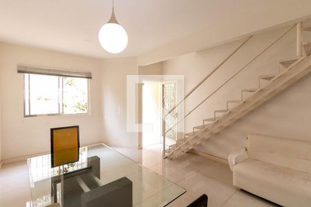 Sala de casa para alugar com 2 quartos, 102m² em Buritis, Belo Horizonte