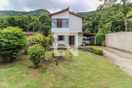 Casa à venda com 320m², 2 quartos e 1 vagaÁrea externa