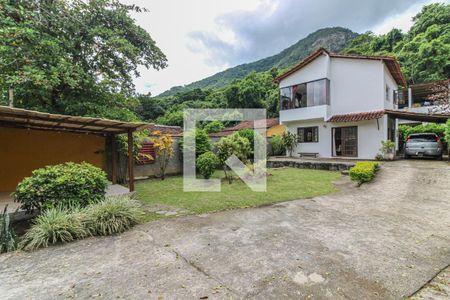 Casa à venda com 320m², 2 quartos e 1 vagaÁrea externa