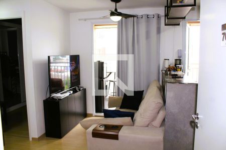 Sala de apartamento para alugar com 2 quartos, 46m² em Parque Industrial Tomas Edson, São Paulo