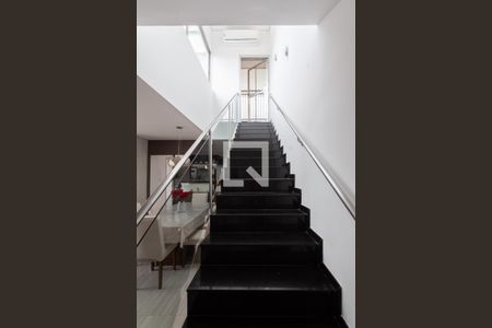 Apartamento à venda com 237m², 3 quartos e 3 vagasEscada