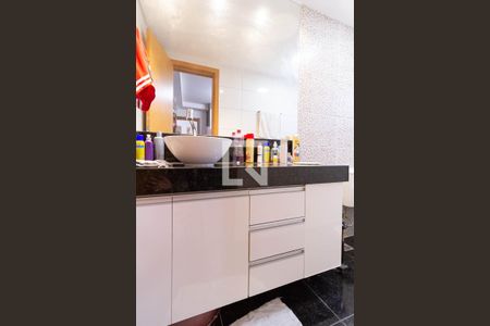 Apartamento à venda com 160m², 3 quartos e 3 vagas Apartamento à venda com 160m², 3 quartos e 3 vagasBanheiro da suíte