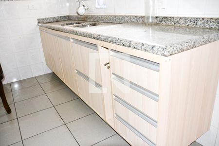 Casa à venda com 432m², 4 quartos e sem vaga Casa à venda com 432m², 4 quartos e sem vagaCozinha