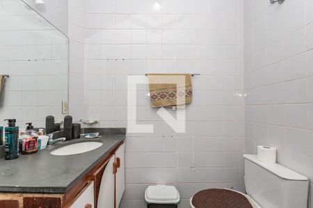 Casa à venda com 300m², 3 quartos e 1 vaga Casa à venda com 300m², 3 quartos e 1 vagaBanheiro