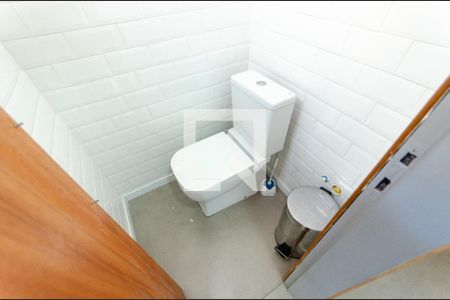 Casa à venda com 120m², 2 quartos e 2 vagasLavabo
