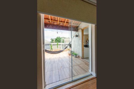 Casa à venda com 120m², 2 quartos e 2 vagasSuíte