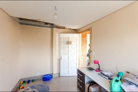 Casa à venda com 120m², 2 quartos e 2 vagasEscritório