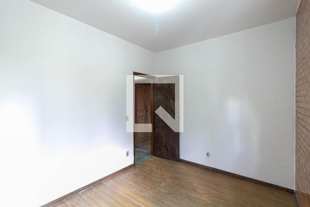 Casa à venda com 314m², 4 quartos e 3 vagasQuarto 2