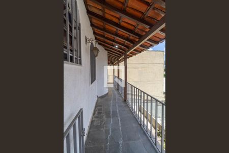 Casa à venda com 314m², 4 quartos e 3 vagasVaranda