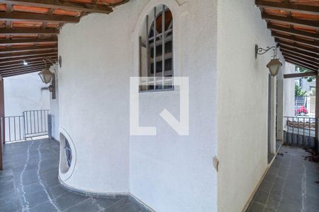 Casa à venda com 314m², 4 quartos e 3 vagasVaranda