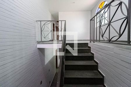 Escada de casa à venda com 4 quartos, 314m² em Cidade Nova, Belo Horizonte