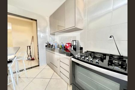 Cozinha de apartamento para alugar com 3 quartos, 100m² em Arvoredo, Contagem