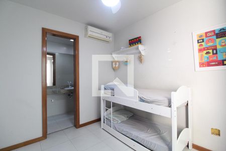 Casa de condomínio à venda com 176m², 4 quartos e 1 vagaSuíte 1