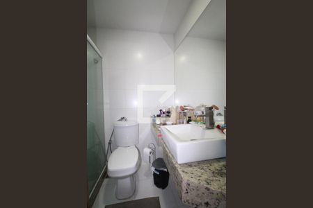 Casa de condomínio à venda com 176m², 4 quartos e 1 vagaBanheiro da Suíte 2