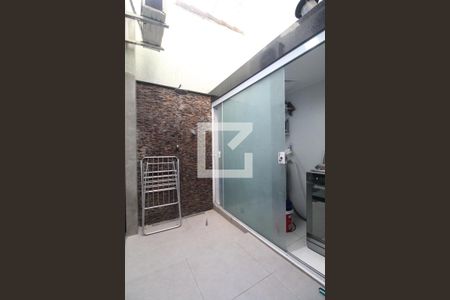 Casa de condomínio à venda com 176m², 4 quartos e 1 vagaCozinha e Área de Serviço