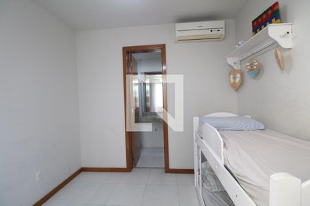 Casa de condomínio à venda com 176m², 4 quartos e 1 vagaSuíte 1