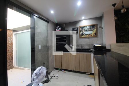 Casa de condomínio à venda com 176m², 4 quartos e 1 vagaCozinha e Área de Serviço