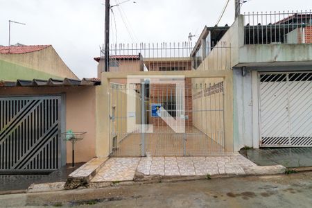 Casa para alugar com 2400m², 2 quartos e 3 vagas Casa para alugar com 2400m², 2 quartos e 3 vagasFachada