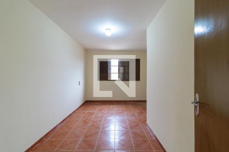 Casa para alugar com 2400m², 2 quartos e 3 vagas Casa para alugar com 2400m², 2 quartos e 3 vagasQuarto 1