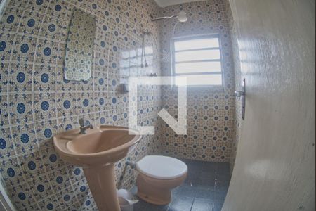 Banheiro de casa para alugar com 3 quartos, 150m² em Vila Dalva, São Paulo