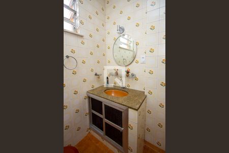 Banheiro de apartamento para alugar com 1 quarto, 50m² em Centro, Niterói