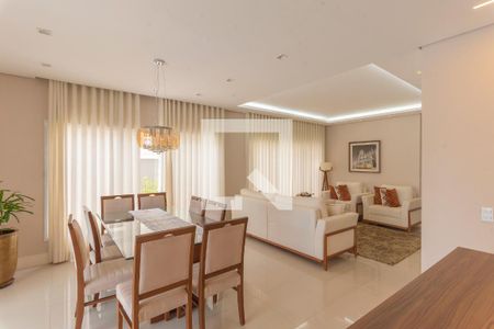 Casa de condomínio à venda com 296m², 3 quartos e 4 vagasSala