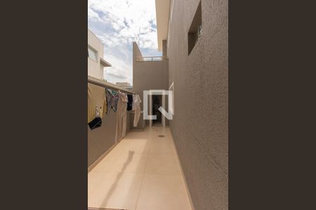 Casa de condomínio à venda com 296m², 3 quartos e 4 vagasÁrea de Serviço