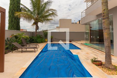 Casa de condomínio à venda com 296m², 3 quartos e 4 vagasPiscina
