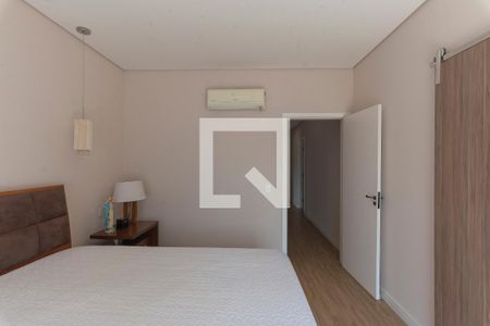 Casa de condomínio à venda com 296m², 3 quartos e 4 vagasSuíte 1