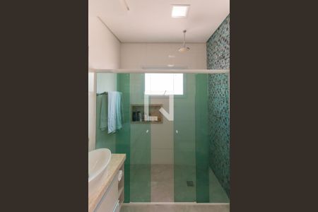 Casa de condomínio à venda com 296m², 3 quartos e 4 vagasBanheiro da Suíte 1