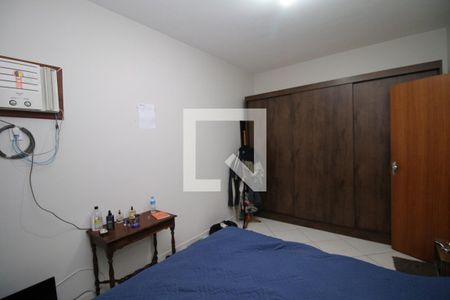 Casa à venda com 191m², 5 quartos e 3 vagasQuarto 4