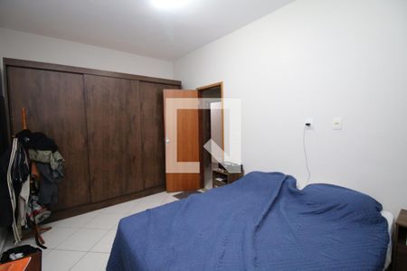 Casa à venda com 191m², 5 quartos e 3 vagasQuarto 4