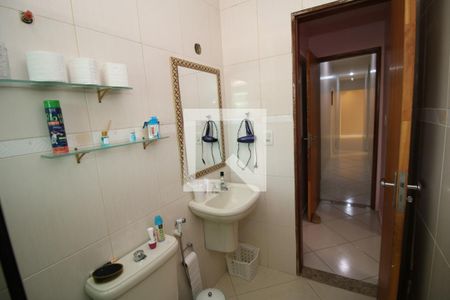 Casa à venda com 191m², 5 quartos e 3 vagasBanheiro 2