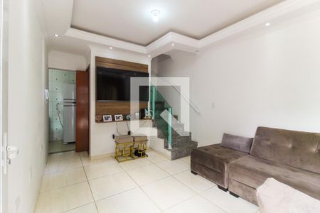 Sala de casa de condomínio para alugar com 2 quartos, 65m² em Itaquera, São Paulo