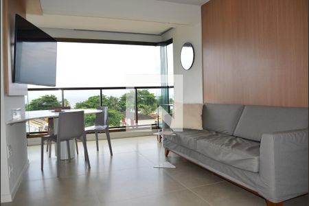 Sala com varanda de apartamento para alugar com 2 quartos, 65m² em Praia do Flamengo, Salvador
