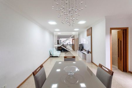 Sala de casa para alugar com 5 quartos, 200m² em Parque Císper, São Paulo