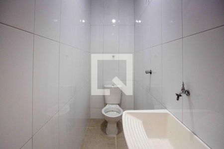Banheiro de kitnet/studio para alugar com 1 quarto, 26m² em Conceição, Diadema