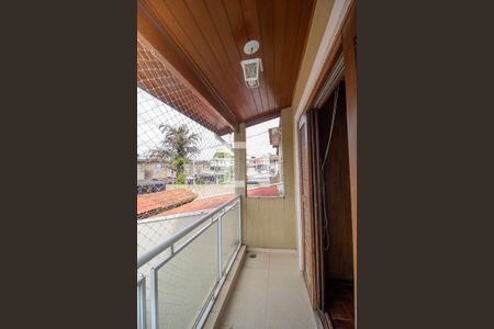 Casa à venda com 183m², 3 quartos e 2 vagas Casa à venda com 183m², 3 quartos e 2 vagasVaranda do Quarto 3
