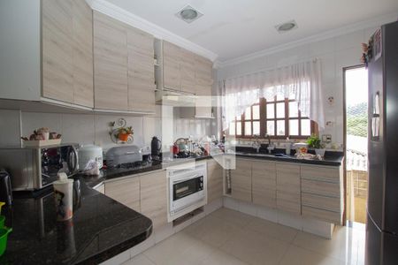 Casa à venda com 183m², 3 quartos e 2 vagas Casa à venda com 183m², 3 quartos e 2 vagasCozinha
