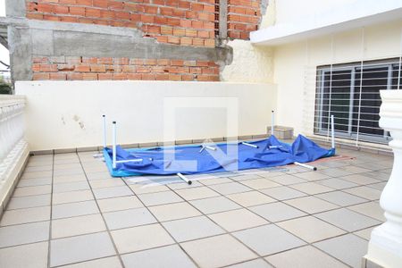 Casa à venda com 137m², 3 quartos e 2 vagasQuintal