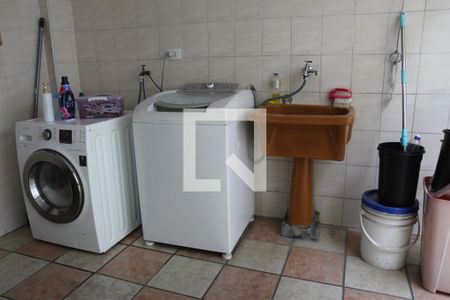 Casa à venda com 137m², 3 quartos e 2 vagasÁrea de Serviço